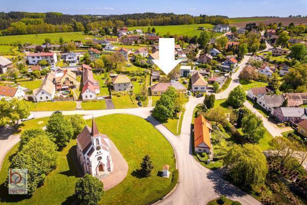 Nabízíme k prodeji rodinný dům v obci Staré Hodějovice